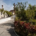 Garden Villa *